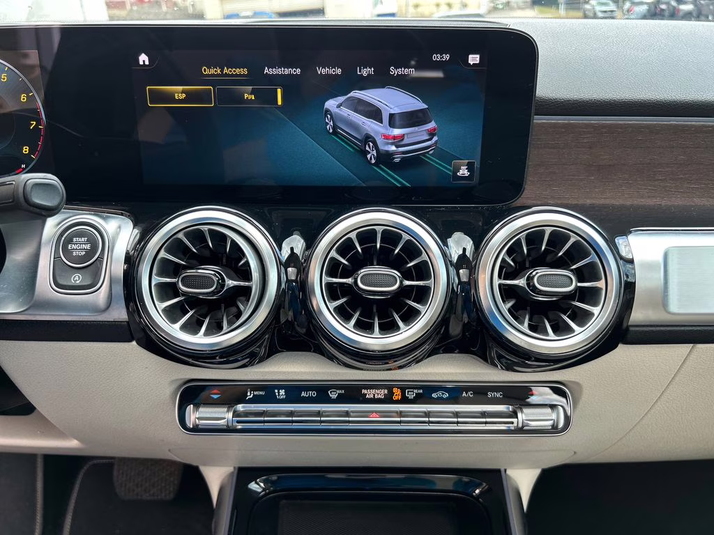 2023 Denim Blue Metallic Mercedes-Benz GLB GLB 250 FWD SUV