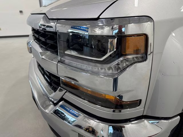 2016 Silver Ice Metallic Chevrolet Silverado 1500 LT 4X4 Truck