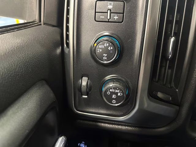 2016 Silver Ice Metallic Chevrolet Silverado 1500 LT 4X4 Truck