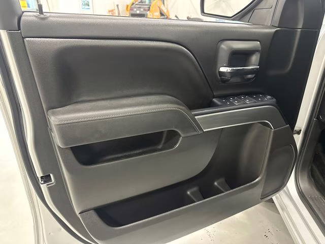 2016 Silver Ice Metallic Chevrolet Silverado 1500 LT 4X4 Truck