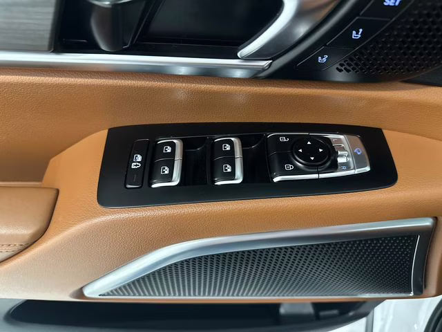 2024 Glacial White Pearl Kia Telluride SX-Prestige X-Line AWD SUV