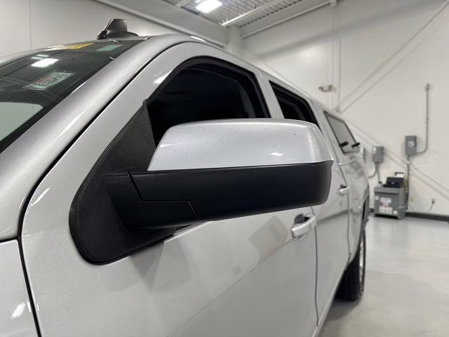 2016 Silver Ice Metallic Chevrolet Silverado 1500 LT 4X4 Truck