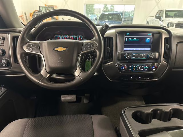 2016 Silver Ice Metallic Chevrolet Silverado 1500 LT 4X4 Truck