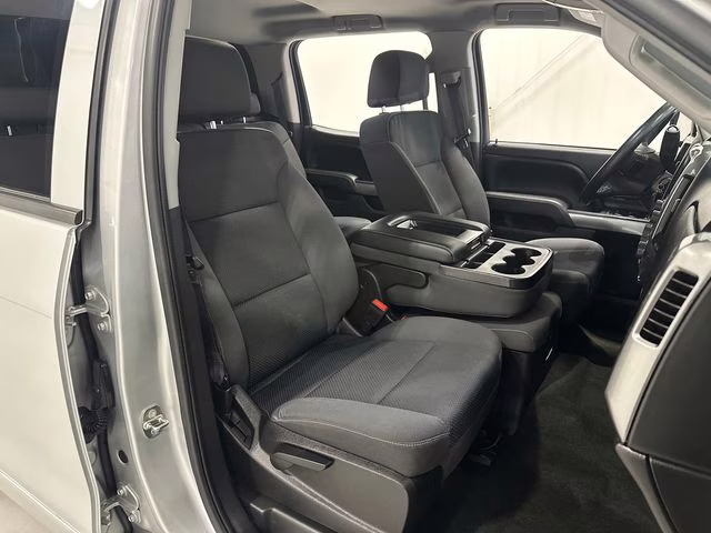 2016 Silver Ice Metallic Chevrolet Silverado 1500 LT 4X4 Truck