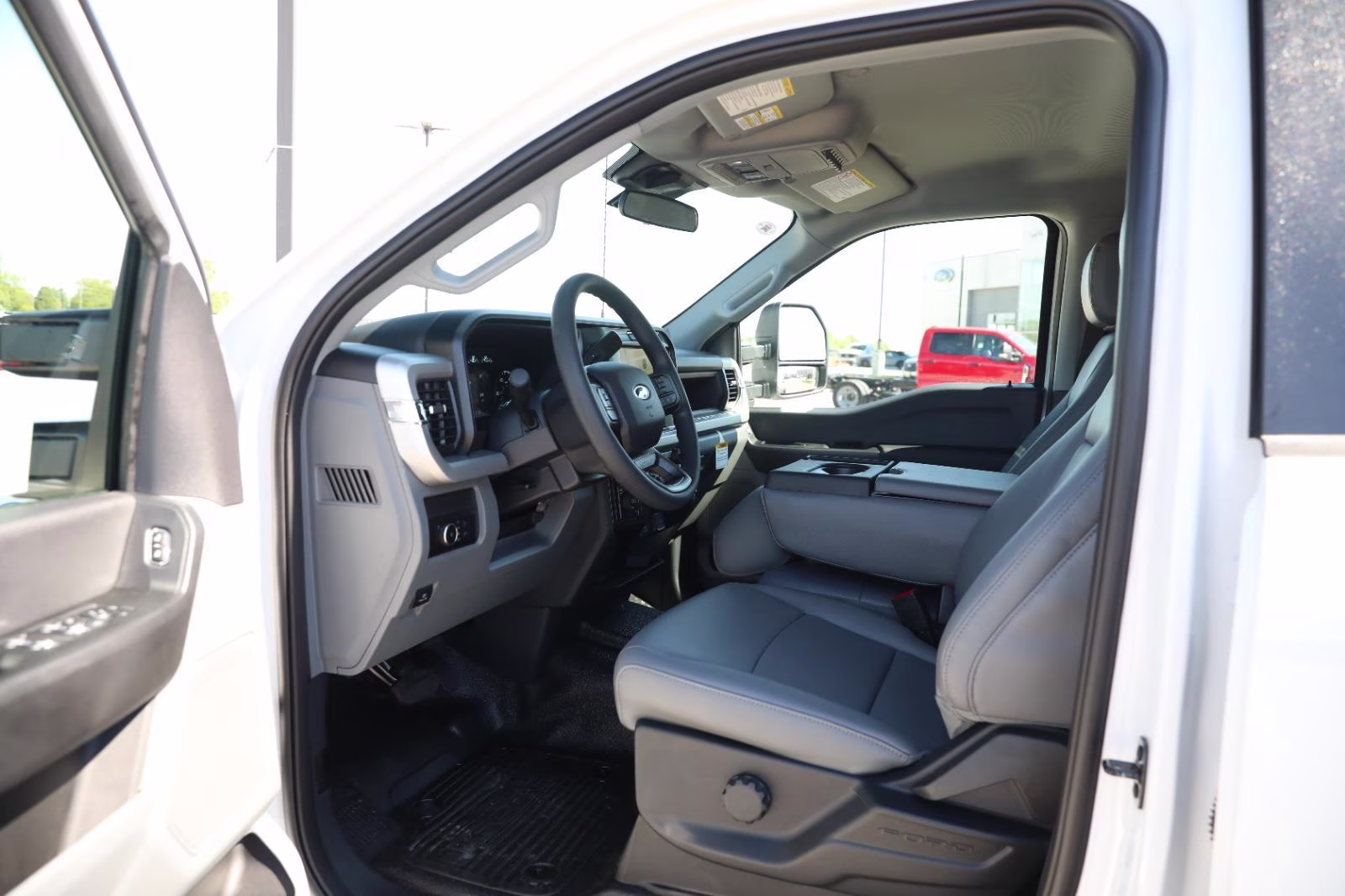 2026 Oxford White Ford Super Duty F-450 DRW XL 4X4 Truck