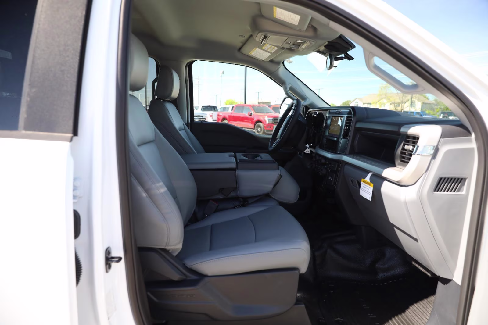 2026 Oxford White Ford Super Duty F-450 DRW XL 4X4 Truck