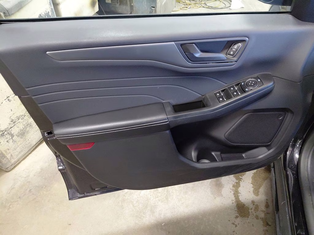 2023 Agate Black Metallic Ford Escape Active FWD SUV