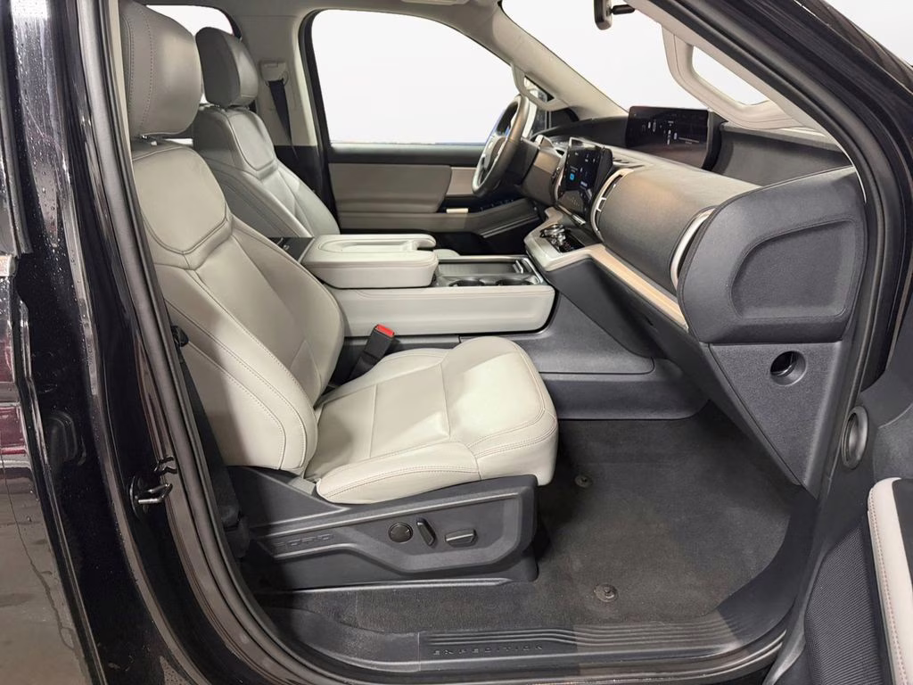 2025 Black Metallic Ford Expedition Active w/Bluecruise & Co-Pilot 360 4X4 SUV