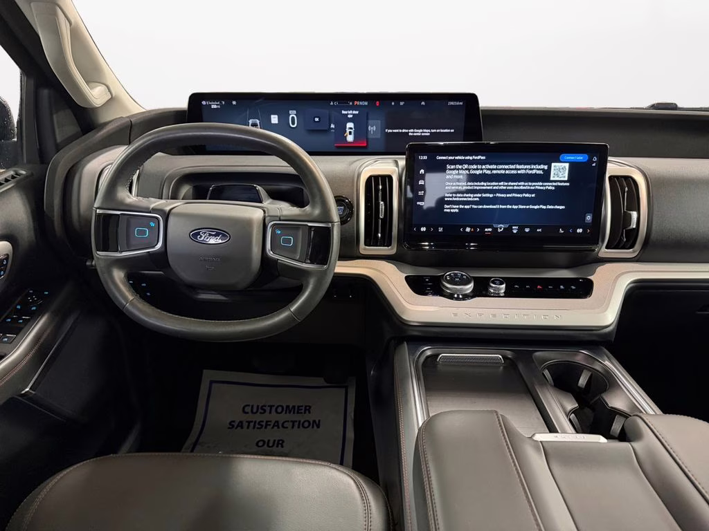 2025 Black Metallic Ford Expedition Active w/Bluecruise & Co-Pilot 360 4X4 SUV