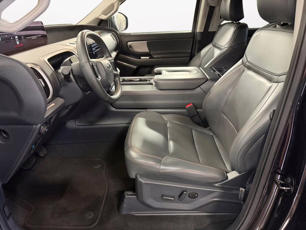 2025 Black Metallic Ford Expedition Active w/Bluecruise & Co-Pilot 360 4X4 SUV