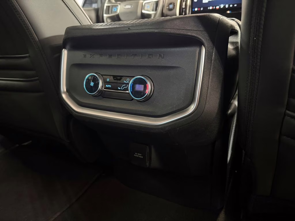 2025 Black Metallic Ford Expedition Active w/Bluecruise & Co-Pilot 360 4X4 SUV