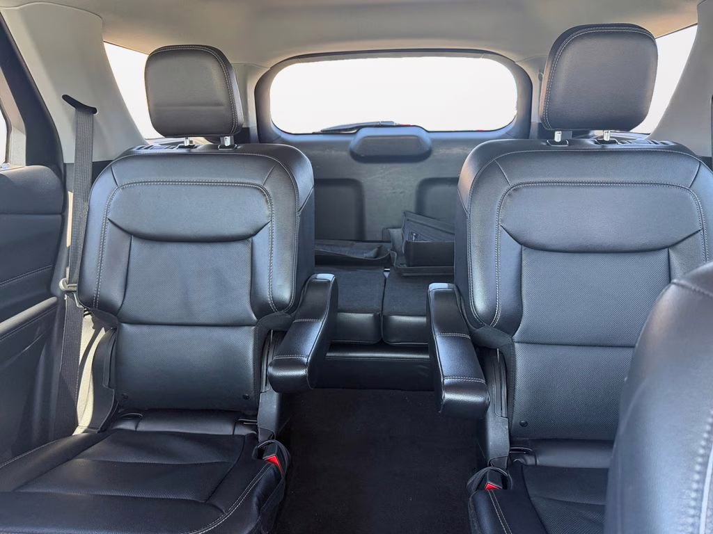 2023 White Metallic Ford Explorer Limited w/Towing / B&O Sound & Twin Panel Moonroof 4X4 SUV