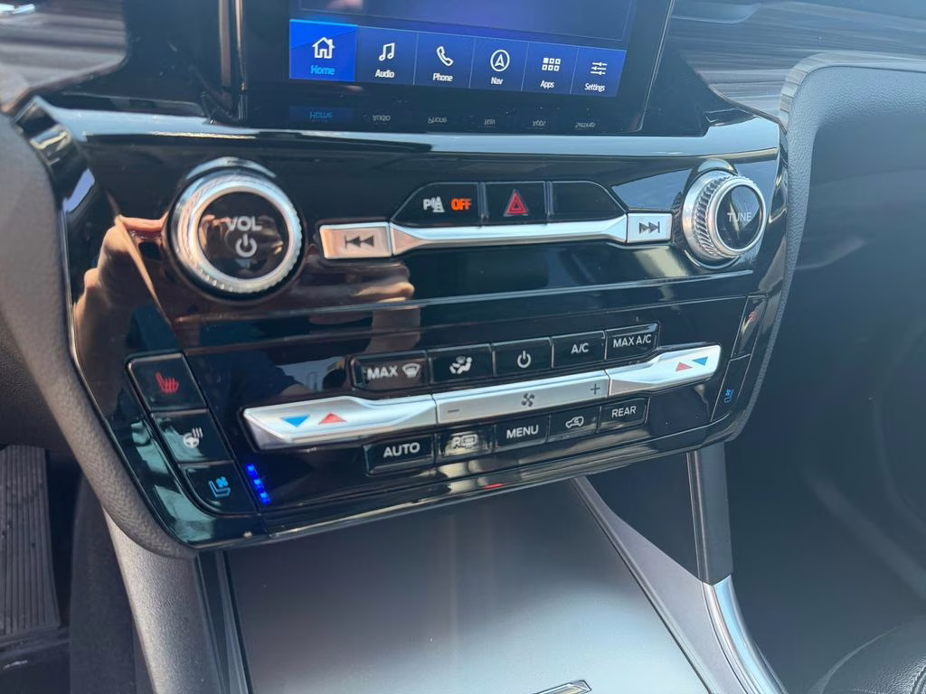 2023 White Metallic Ford Explorer Limited w/Towing / B&O Sound & Twin Panel Moonroof 4X4 SUV