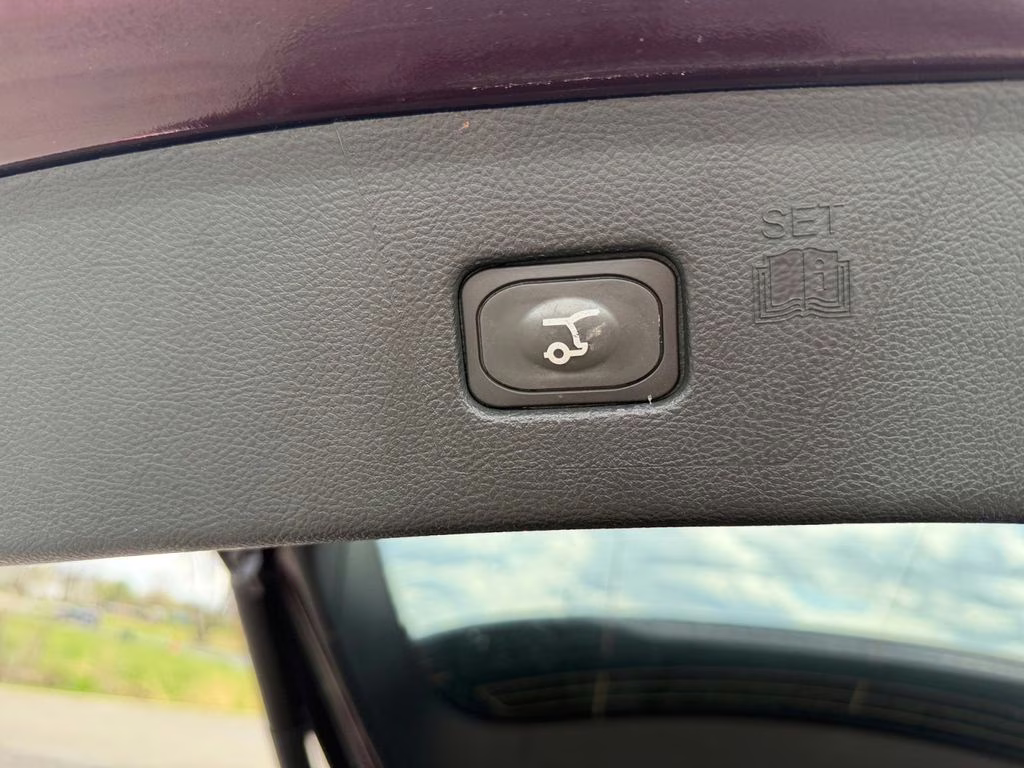 2022 Burgundy Velvet Metallic Tinted Clearcoat Ford Edge SEL w/Panoramic Vista Roof AWD SUV