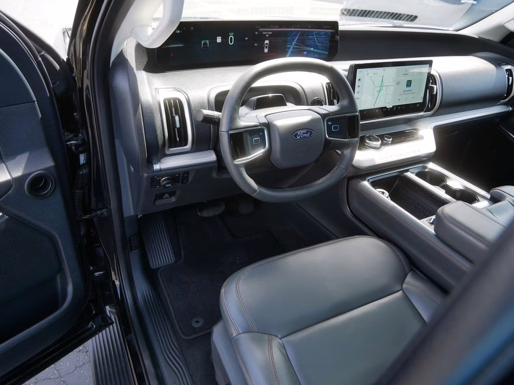 2025 Black Ford Expedition Active 4X4 SUV