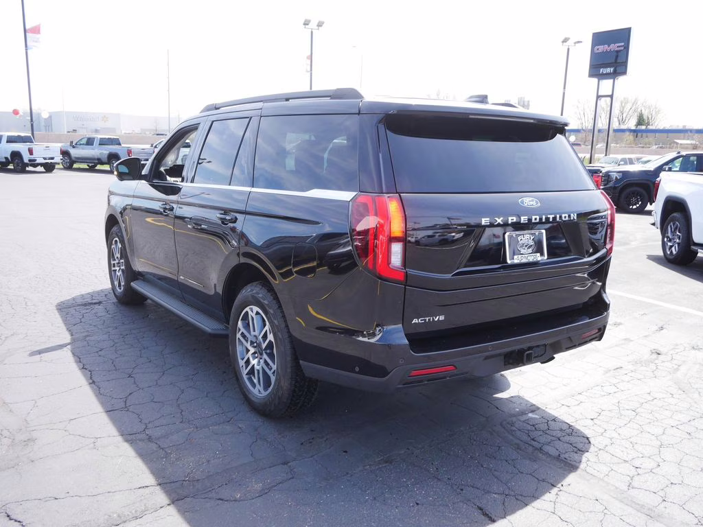 2025 Black Ford Expedition Active 4X4 SUV