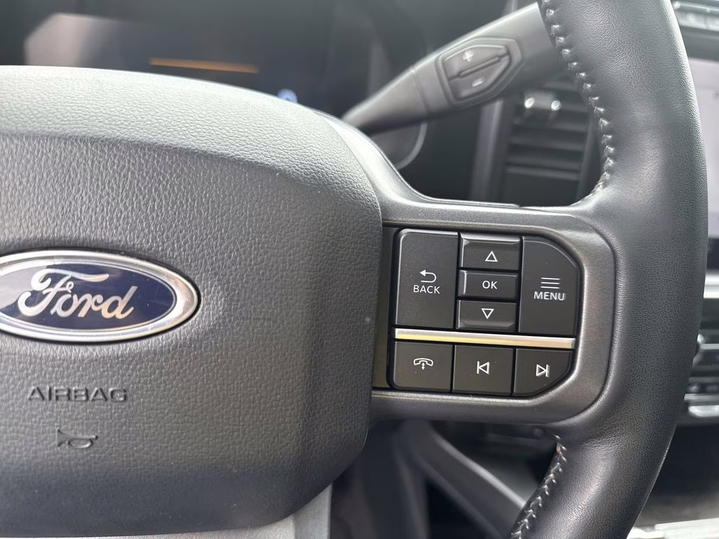 2024 Agate Black Metallic Ford Super Duty F-350 DRW Lariat 4X4 Truck