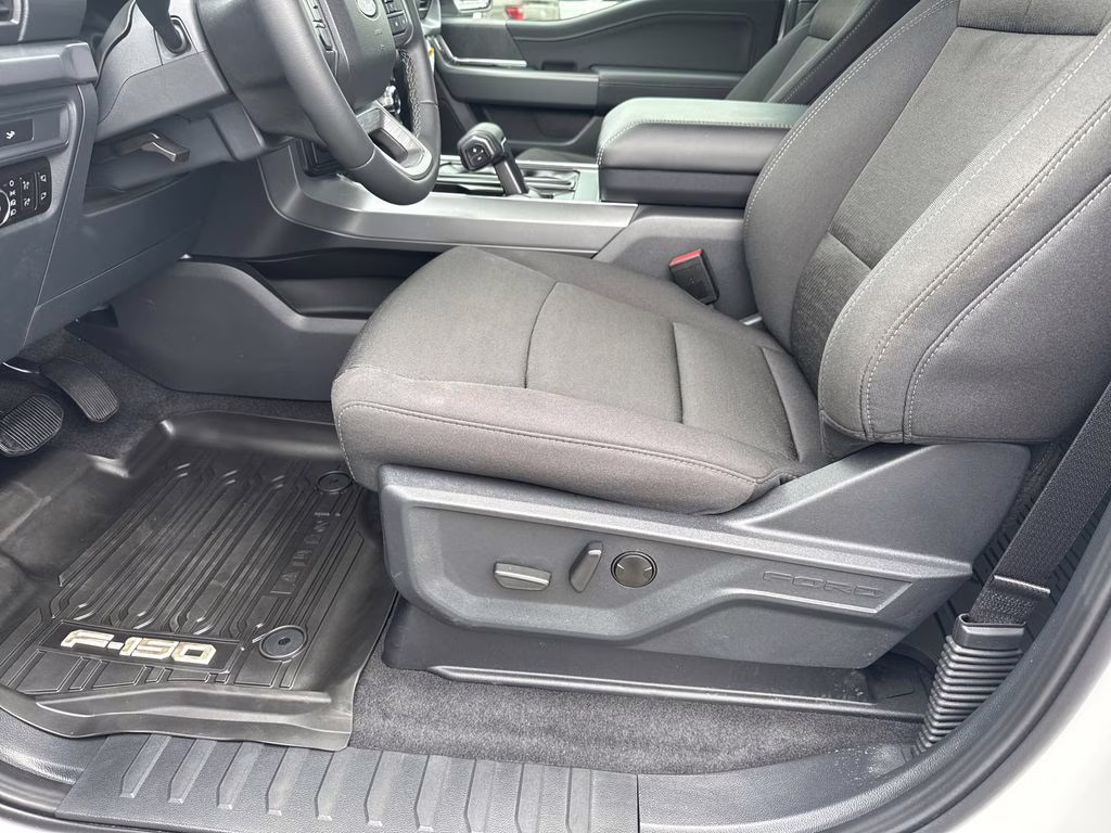 2026 Oxford White Ford F-150 XLT 4X4 Truck
