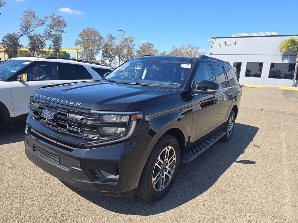 2025 Black Metallic Ford Expedition Active w/Bluecruise & Co-Pilot 360 4X4 SUV