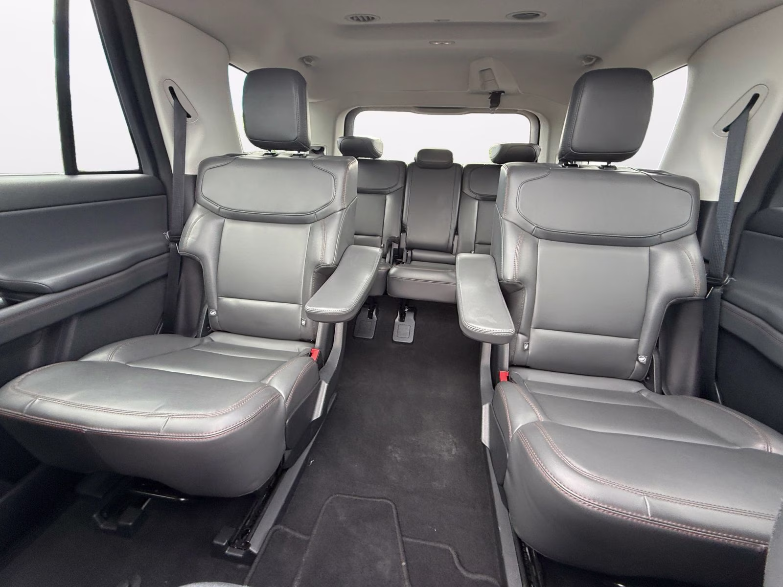 2025 Oxford White Ford Expedition Active 4X4 SUV