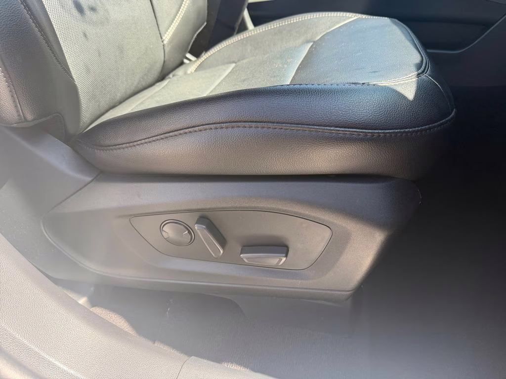 2023 White Metallic Ford Explorer Limited w/Towing / B&O Sound & Twin Panel Moonroof 4X4 SUV