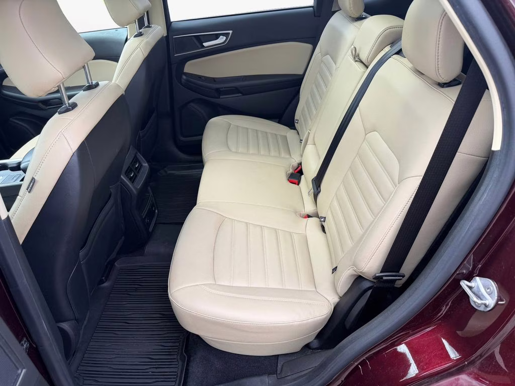 2022 Burgundy Velvet Metallic Tinted Clearcoat Ford Edge SEL w/Panoramic Vista Roof AWD SUV