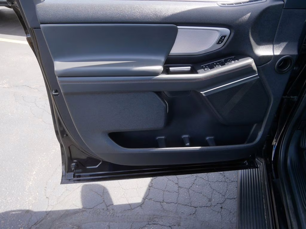2025 Black Ford Expedition Active 4X4 SUV