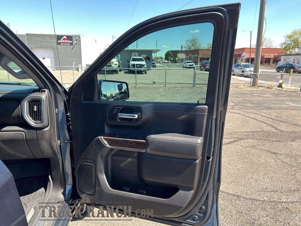 2020 Dark Sky Metallic GMC Sierra 1500 SLT 4X4 Truck