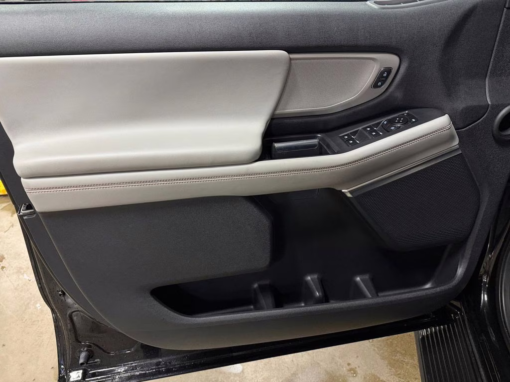 2025 Black Metallic Ford Expedition Active w/Bluecruise & Co-Pilot 360 4X4 SUV