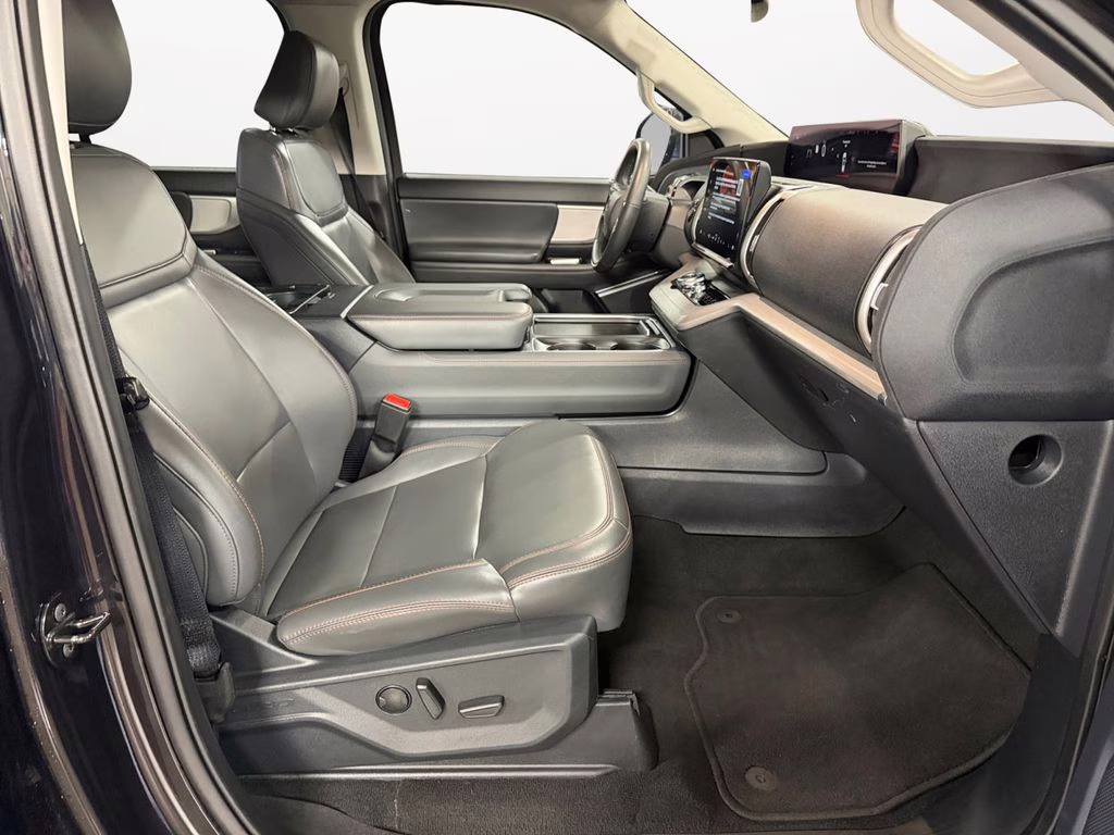 2025 Black Metallic Ford Expedition Active w/Bluecruise & Co-Pilot 360 4X4 SUV