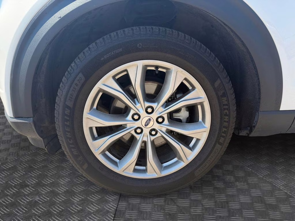 2023 White Metallic Ford Explorer Limited w/Towing / B&O Sound & Twin Panel Moonroof 4X4 SUV