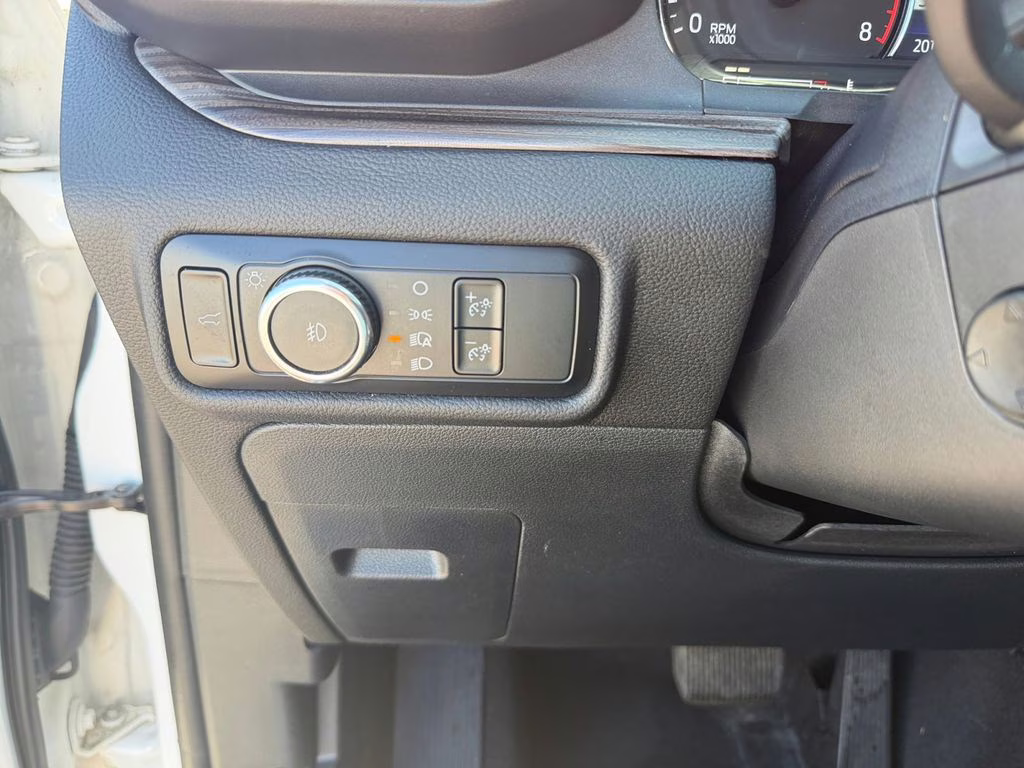 2023 White Metallic Ford Explorer Limited w/Towing / B&O Sound & Twin Panel Moonroof 4X4 SUV