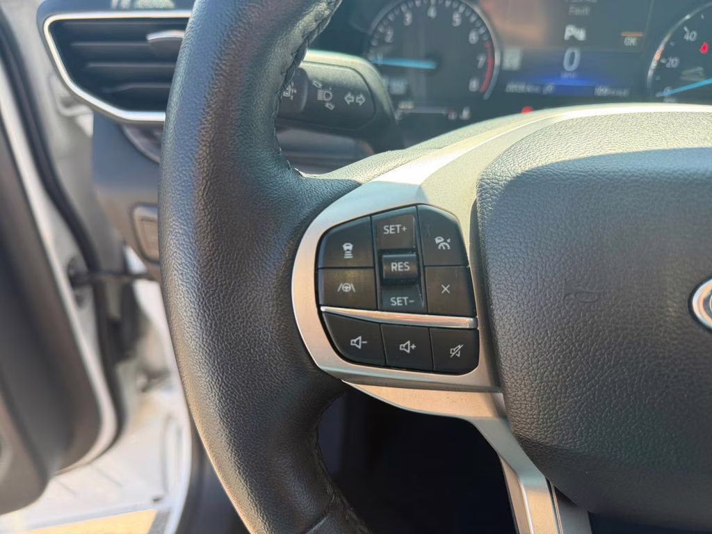 2023 White Metallic Ford Explorer Limited w/Towing / B&O Sound & Twin Panel Moonroof 4X4 SUV