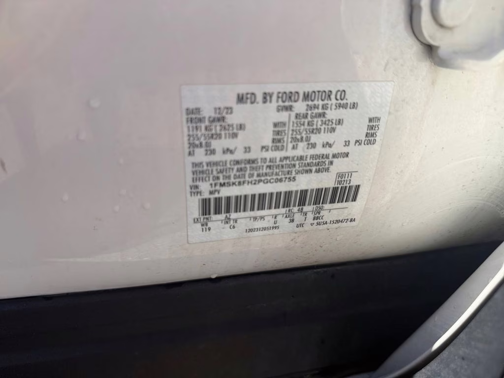 2023 White Metallic Ford Explorer Limited w/Towing / B&O Sound & Twin Panel Moonroof 4X4 SUV