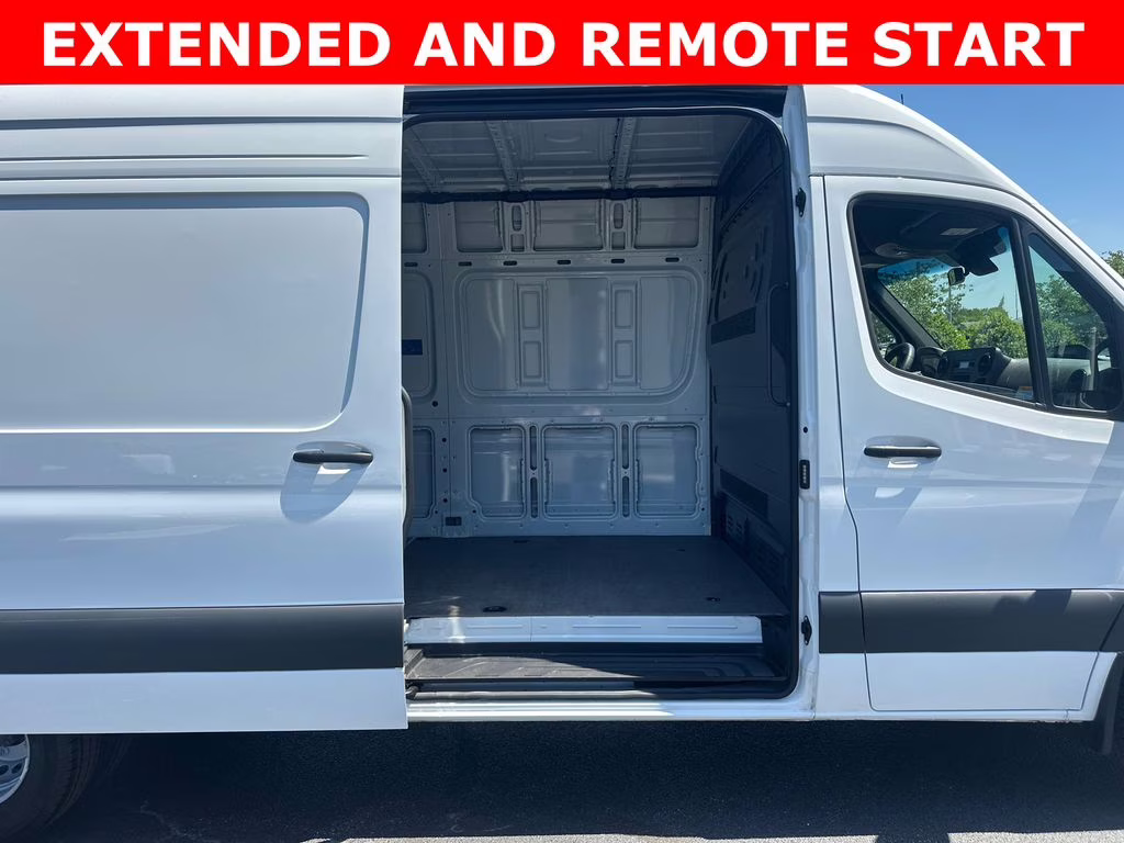 2025 Arctic White Mercedes-Benz Sprinter 3500 Cargo 170 WB RWD Van
