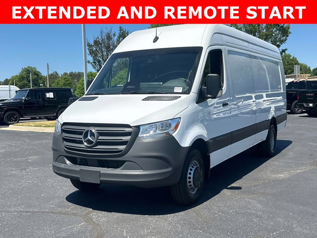 2025 Arctic White Mercedes-Benz Sprinter 3500 Cargo 170 WB RWD Van