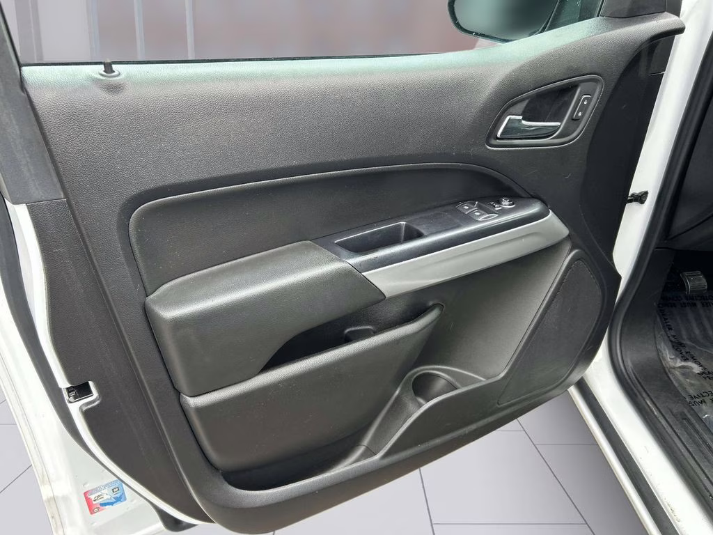 2021 Summit White Chevrolet Colorado LT 4X4 Truck