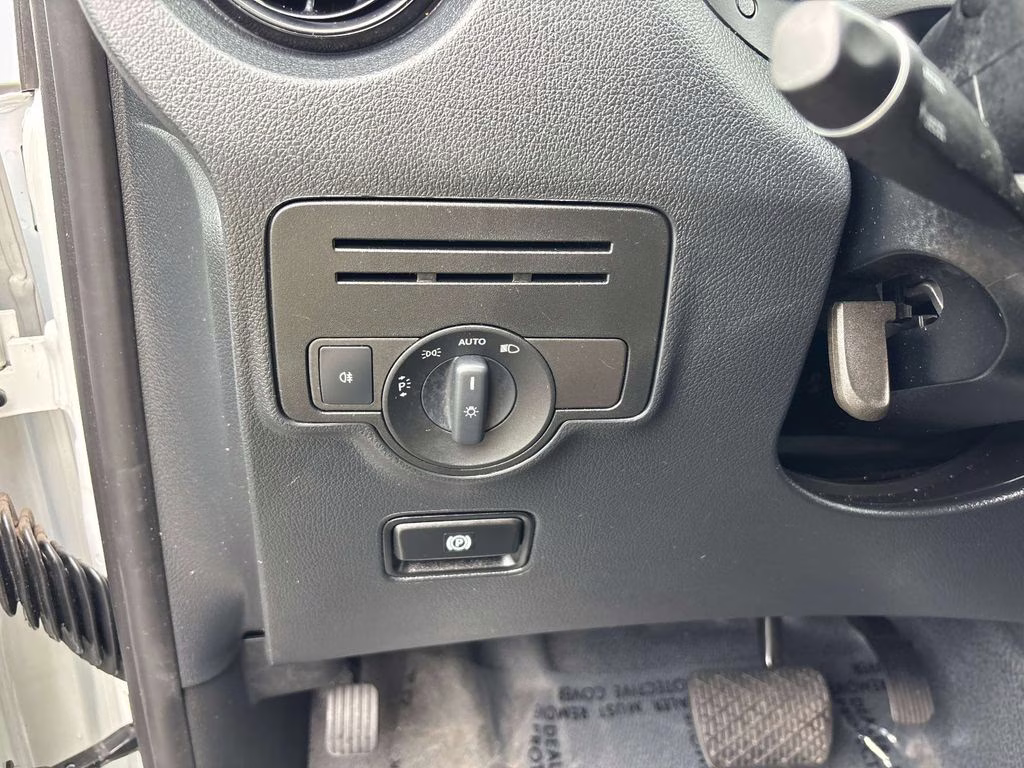 2022 White Mercedes-Benz Metris Cargo RWD Van