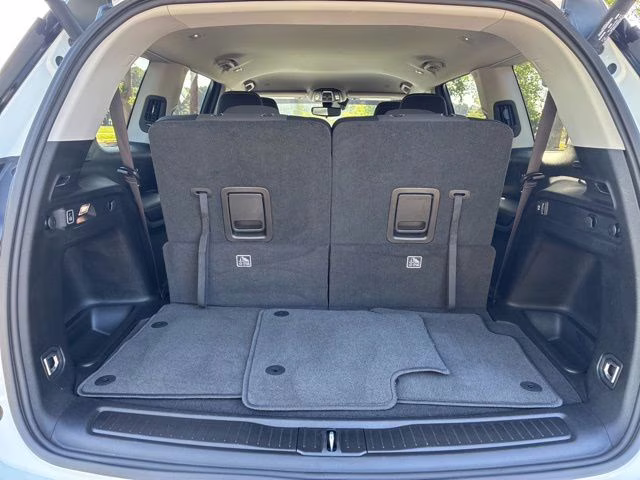 2023 Bright White Clearcoat Jeep Grand Cherokee L Laredo RWD SUV