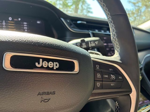 2023 Bright White Clearcoat Jeep Grand Cherokee L Laredo RWD SUV