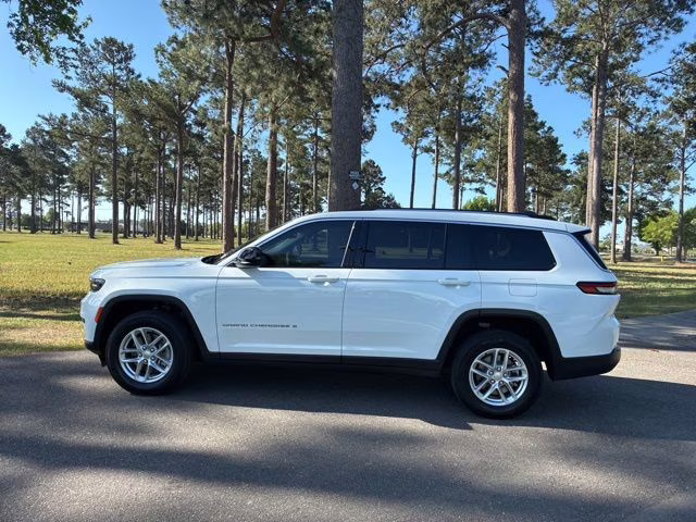 2023 Bright White Clearcoat Jeep Grand Cherokee L Laredo RWD SUV