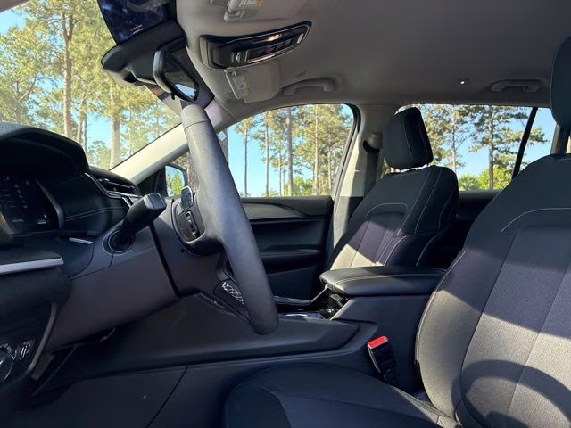 2023 Bright White Clearcoat Jeep Grand Cherokee L Laredo RWD SUV