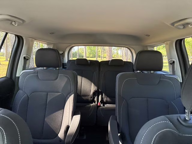 2023 Bright White Clearcoat Jeep Grand Cherokee L Laredo RWD SUV