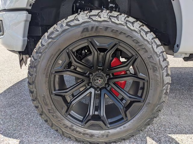 2026 Avalanche Ford F-150 XLT 4X4 Truck