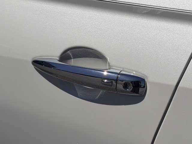 2025 Pearl White Tricoat Nissan Altima 2.5 SV FWD Sedan