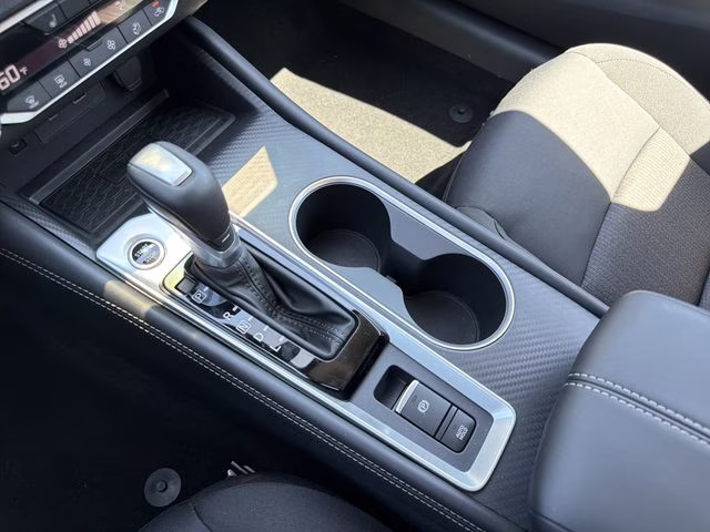 2025 Pearl White Tricoat Nissan Altima 2.5 SV FWD Sedan
