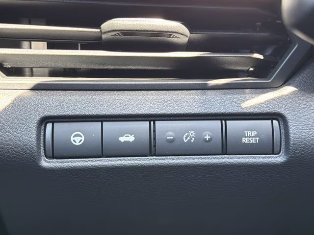 2025 Pearl White Tricoat Nissan Altima 2.5 SV FWD Sedan