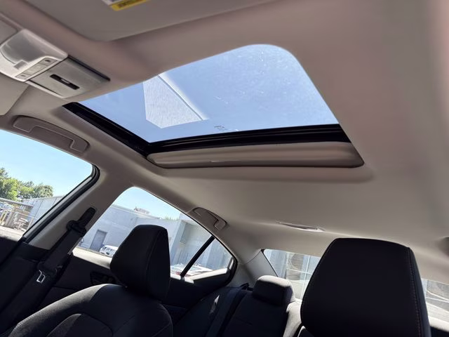 2025 Pearl White Tricoat Nissan Altima 2.5 SV FWD Sedan
