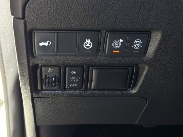 2019 Pearl White Tricoat Nissan Armada Platinum RWD SUV