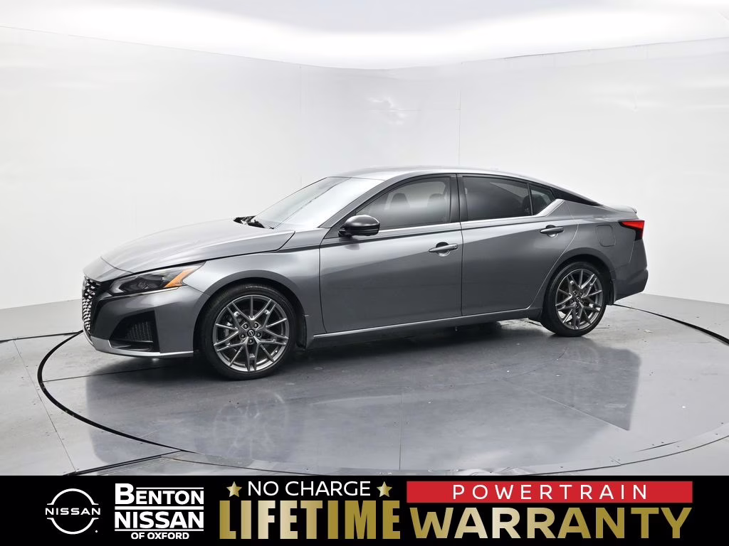 2023 Gun Metallic Nissan Altima 2.0 SR FWD Sedan